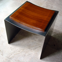 Yin-Yang Seat - Siège tabouret, inox + bois